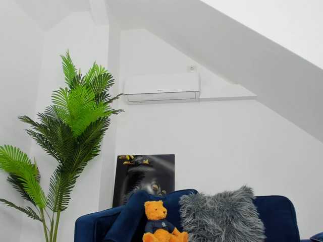 IssaBelle18 live cam on BongaCams