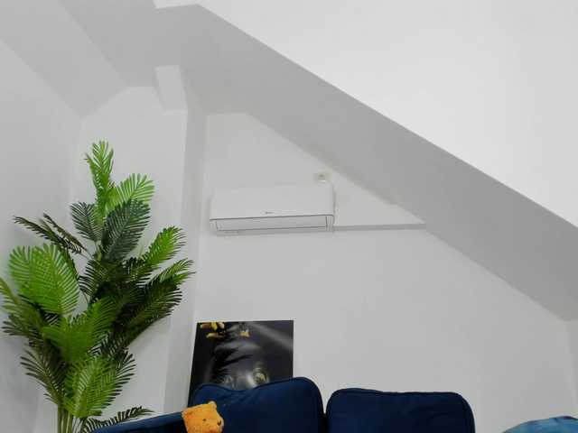 IssaBelle18 live cam on BongaCams