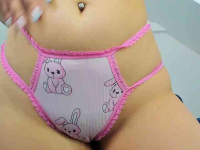 IssaBelle18 webcam