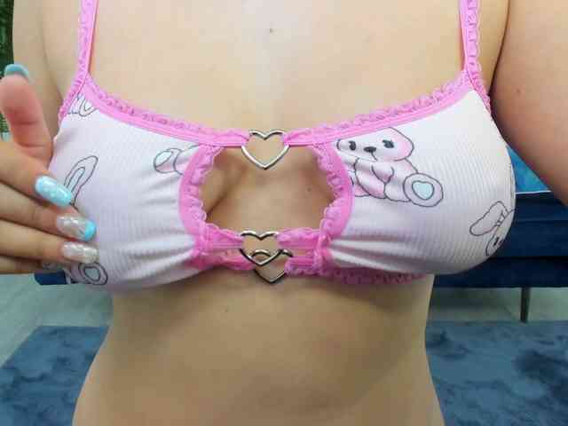 IssaBelle18 webcam