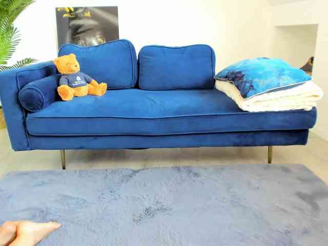 IssaBelle18 webcam