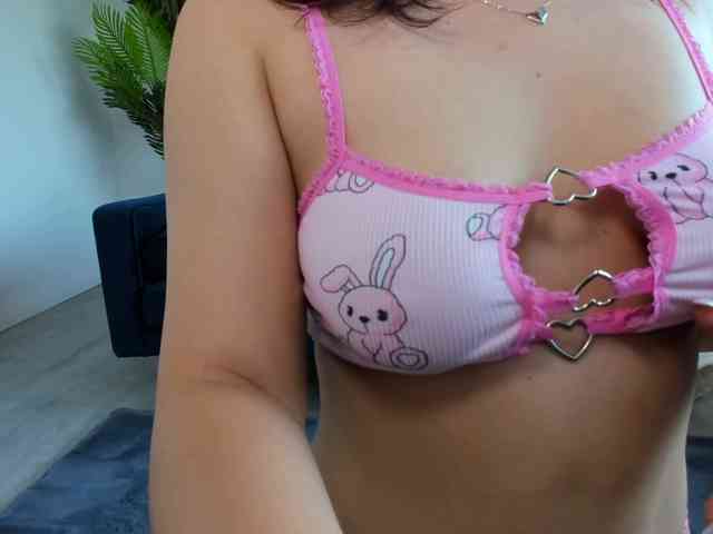 IssaBelle18 webcam