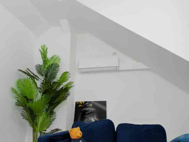 IssaBelle18 webcam
