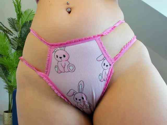 IssaBelle18 webcam