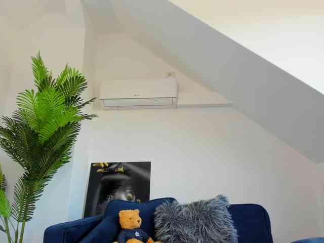 IssaBelle18 webcam