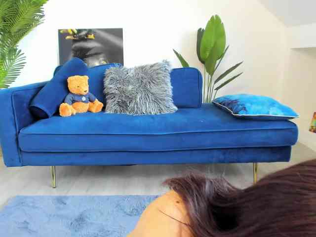 IssaBelle18 webcam