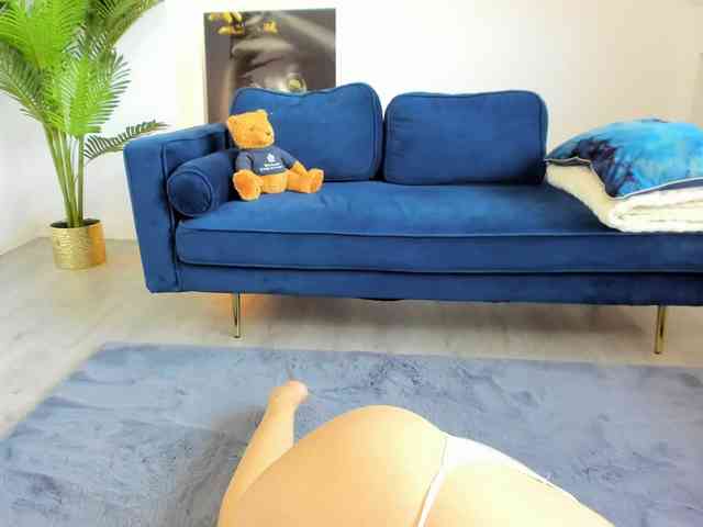 IssaBelle18 webcam