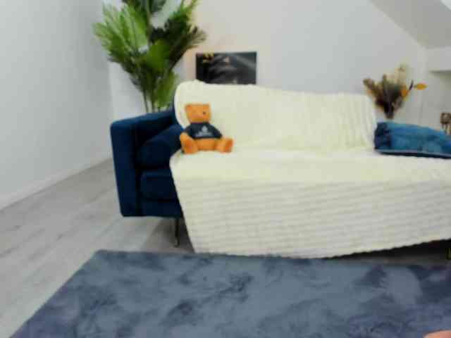 IssaBelle18 webcam