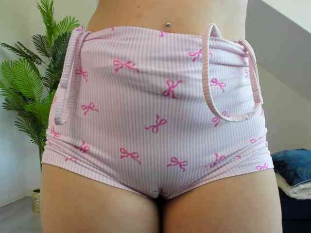 IssaBelle18 webcam