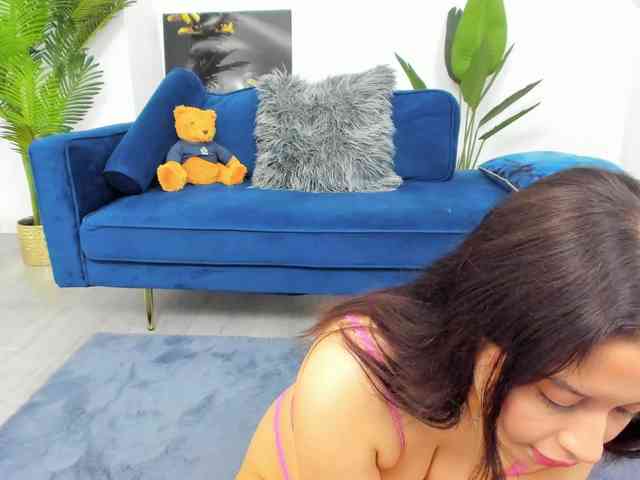 IssaBelle18 webcam