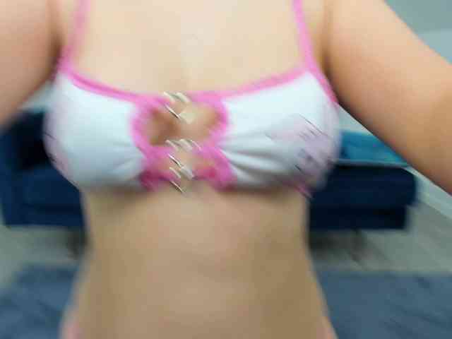 IssaBelle18 webcam