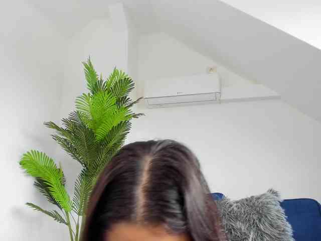 IssaBelle18 webcam