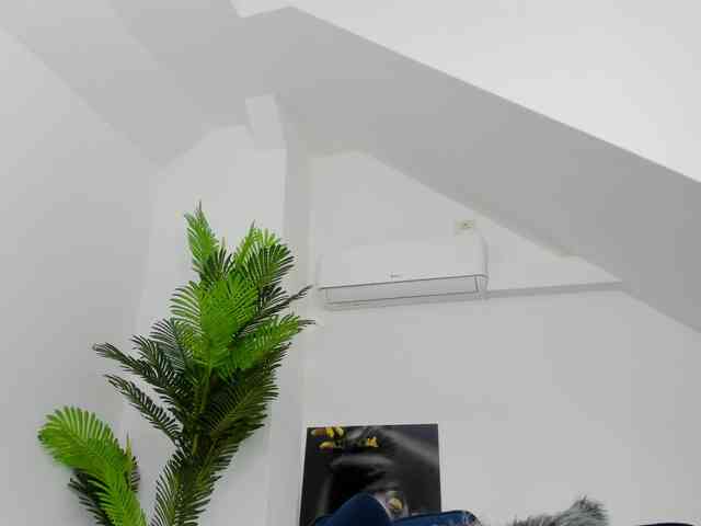 IssaBelle18 webcam
