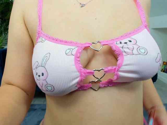 IssaBelle18 webcam