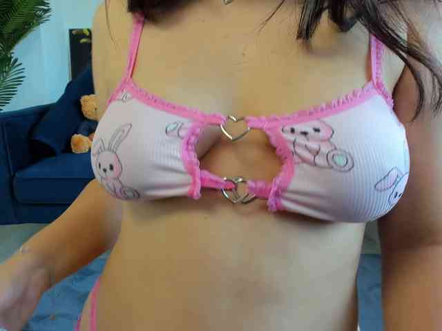 IssaBelle18 webcam