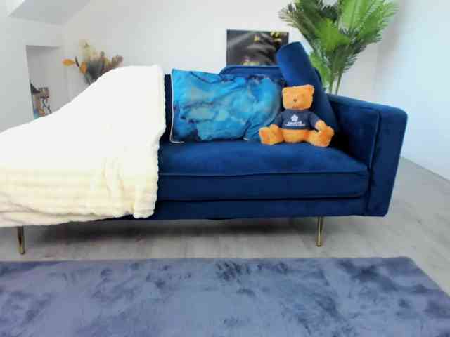 IssaBelle18 webcam
