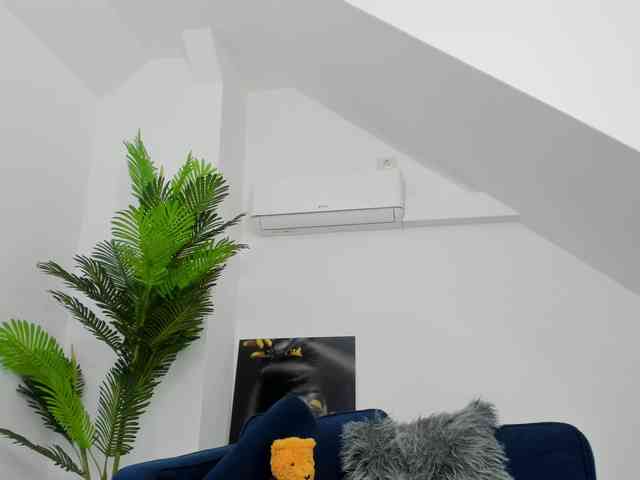 IssaBelle18 webcam