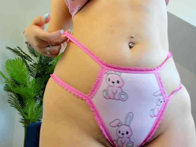 IssaBelle18 webcam