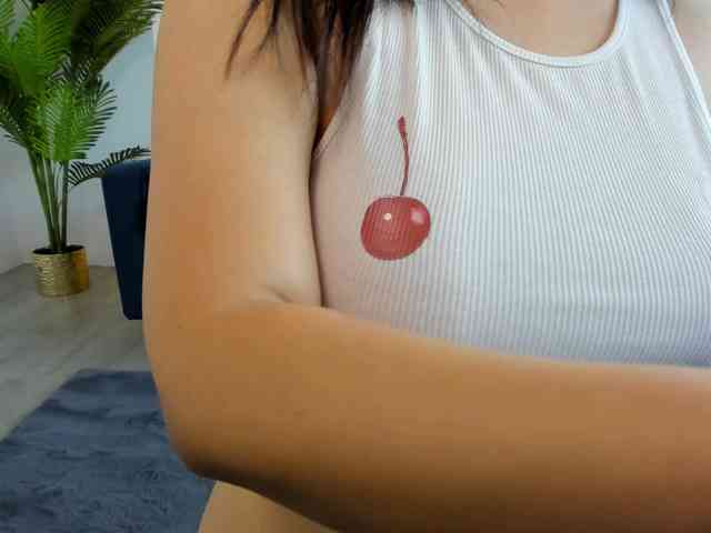 IssaBelle18 webcam