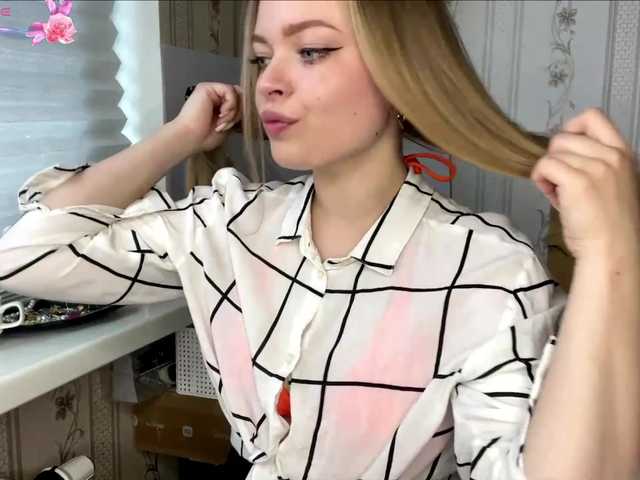 allforudear live cam on BongaCams