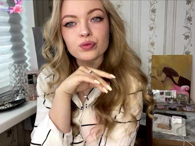 allforudear live cam on BongaCams