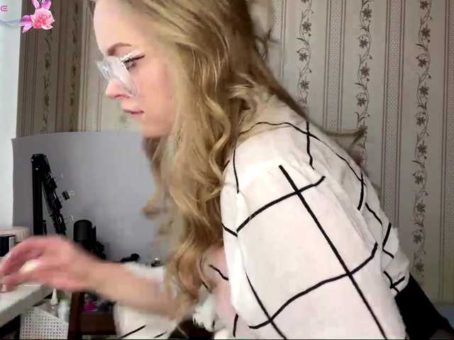 allforudear live cam on BongaCams