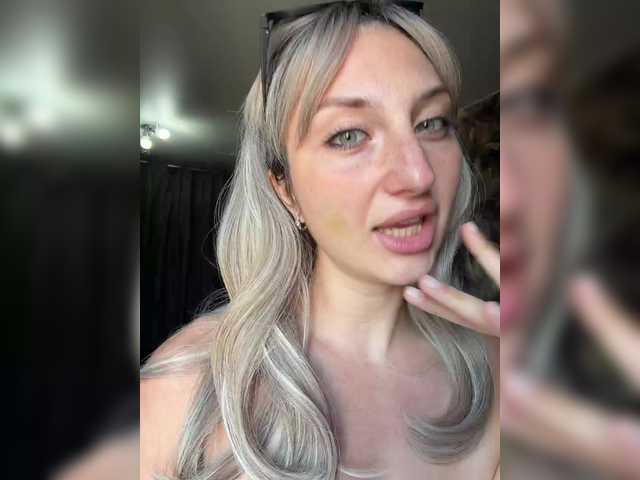 Valeriakisa28 live cam on BongaCams