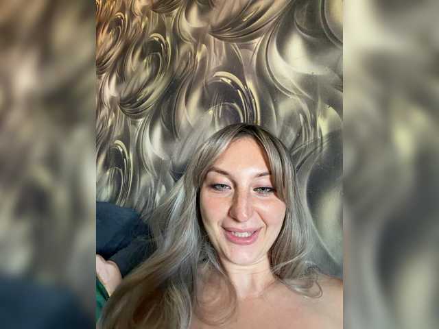 Valeriakisa28 live cam on BongaCams