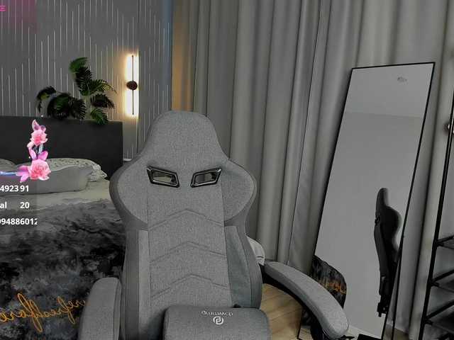 Linda-Zefir live cam