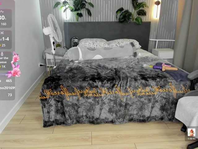 Linda-Zefir live cam on BongaCams