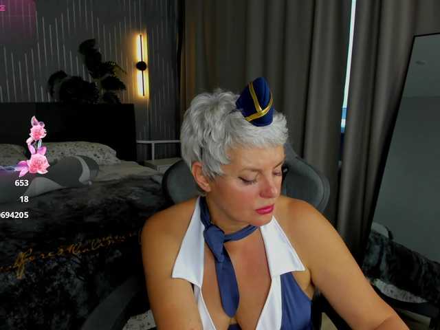 Linda-Zefir live cam on BongaCams