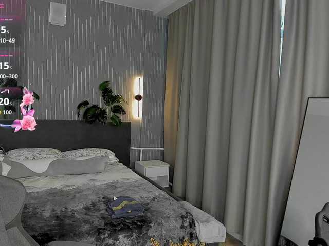 Linda-Zefir live cam on BongaCams