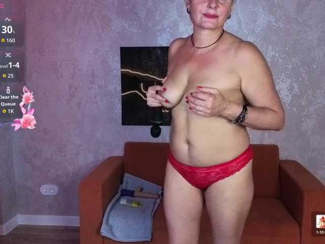 Linda-Zefir live cam on BongaCams