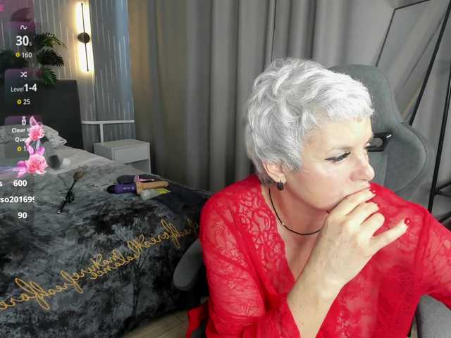 Linda-Zefir live cam on BongaCams