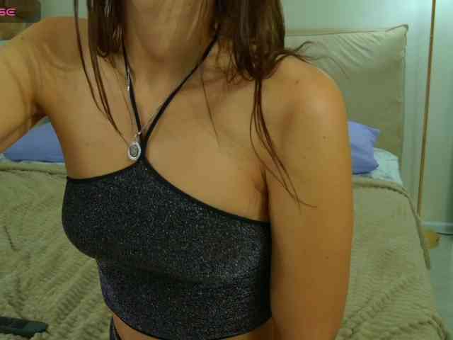 GirlLeysan webcam