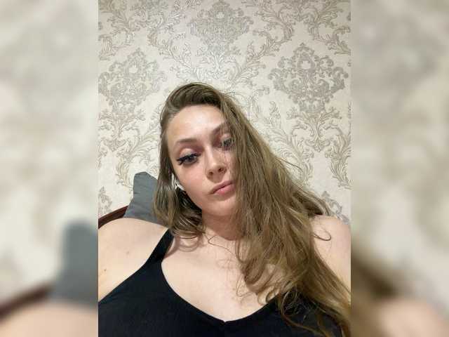 milano4ka-sexwife live sex show