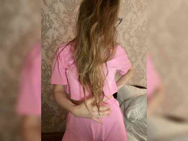 milano4ka_sexwife webcam