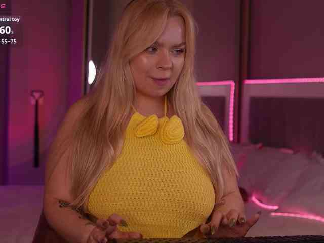 LisaLove4 webcam