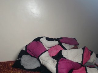 Petitebeauty's Live Webcam