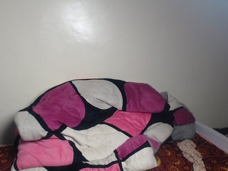 Petitebeauty's Live Webcam