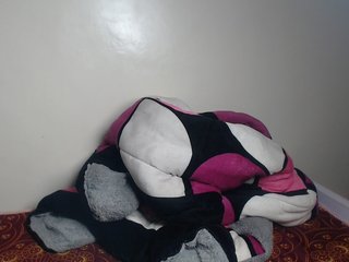 Petitebeauty's Live Webcam