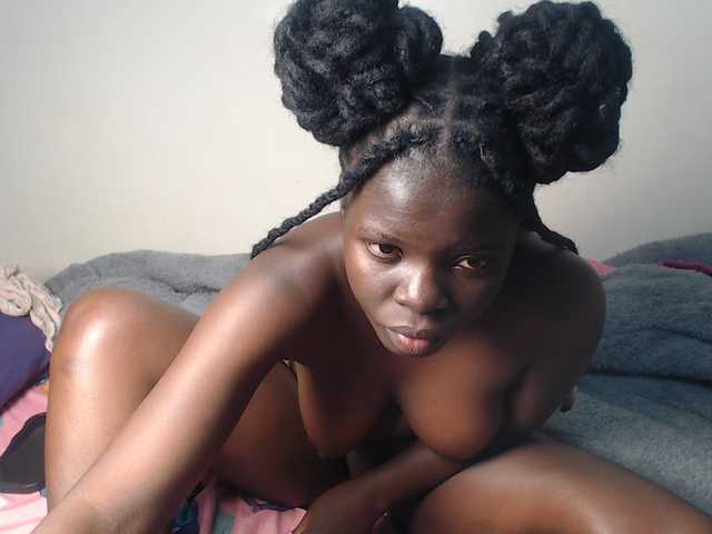 Petitebeauty live cam on BongaCams