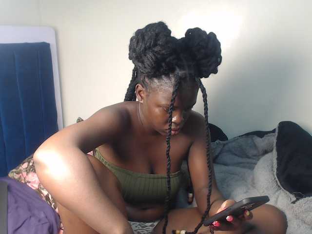Petitebeauty live cam on BongaCams