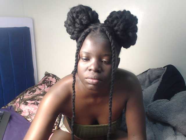 Petitebeauty live cam on BongaCams