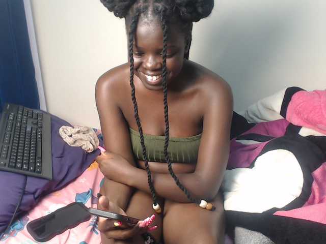 Petitebeauty live cam on BongaCams
