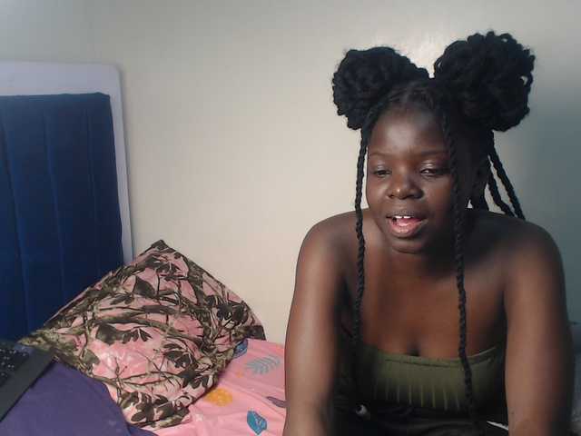 Petitebeauty live cam on BongaCams