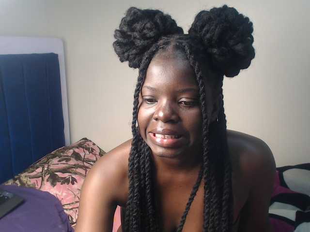Petitebeauty live cam on BongaCams