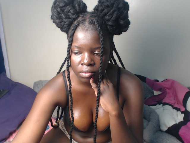 Petitebeauty live cam on BongaCams