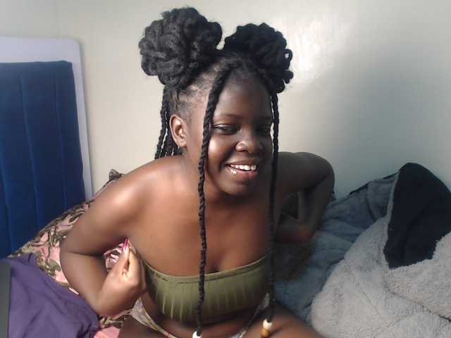 Petitebeauty live cam on BongaCams