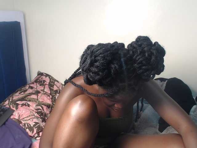 Petitebeauty live cam on BongaCams